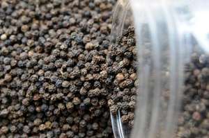 Pimienta blanca y negra seca a granel de origen vietnamita, cruda y seca, procesada directamente desde el origen - Product Image 4