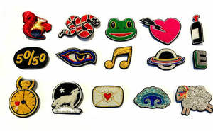 Mode main broderie badges broche emblème personnalisé broche/mode haute qualité brodé à la main broche/meilleure qualité personnalisée - Product Image 4