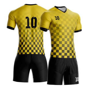 Uniforme de football sur mesure de haute qualité, tissu respirant à séchage rapide, tenue de football - Product Image 5