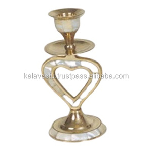 Candelabro Decorativo de Latón, Soporte para Velas Hecho a Mano con Diseño de Corazón de Metal, Candelabros para Iglesia, Decoración del Hogar - Product Image 1