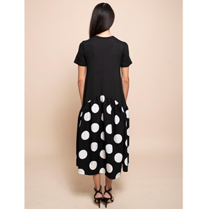 Vestido largo italiano de la mejor calidad SM, cuello redondo, media manga, con cortes y fruncidos, color liso y lunares. - Product Image 6