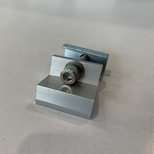 ที่ยึดปลายอลูมิเนียมสำหรับติดตั้งพลังงานแสงอาทิตย์ที่ผลิตในเวียดนามตัวยึดชนิดตะขอเกี่ยวสำหรับติดตั้งพลังงานแสงอาทิตย์ - Product Image 2