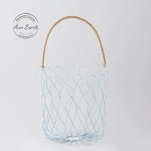 Panier de fruits personnalisé de grande taille pour la maison Fil de fer conçu sur mesure avec revêtement en poudre bleu ciel Poignée de corde Matériau métallique - Product Image 1