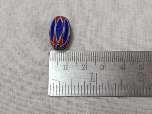 ลูกปัดแก้วเชฟรอนผิวด้านแบบเก่าทำจากลูกปัดแก้วลายทางสีน้ำเงินขาวแดงสำหรับนักออกแบบเครื่องประดับและร้านค้าลูกปัด - Product Image 3