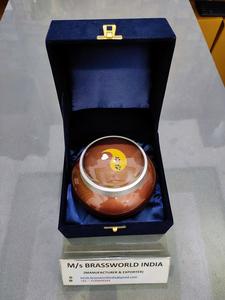 Odyssey — patte rouge blanche peinte à la main, fournitures d'induations pour animaux de compagnie - Product Image 4