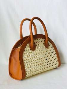 Bolso de Mimbre de Ratán con Cuero Vacuno Genuino Marrón Claro con Cierre de Cremallera - Product Image 2