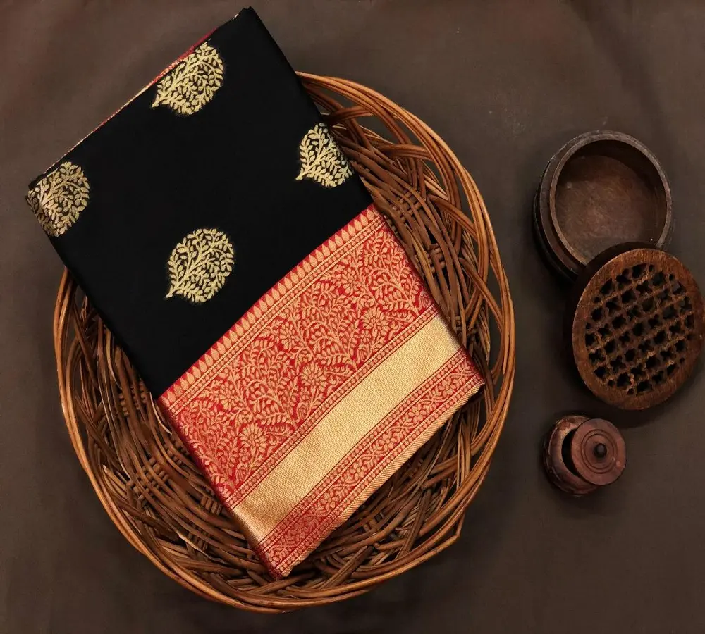 Banarasi Silks Saree สีดำ Banarasi ผ้าไหมบริสุทธิ์สารี