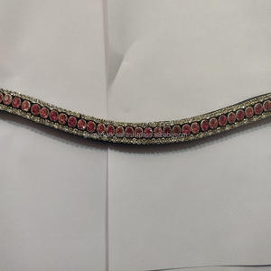 Bande de sourcils en cuir véritable noir en forme ondulée, fait à la main, 15mm, personnalisée avec chaîne en cristal et en pierres de qualité supérieure - Product Image 3