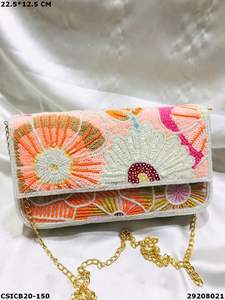 Bolso de Mano Étnico Exclusivo de Diseño Indio Hecho a Mano para Novia o Eventos Nocturnos - Product Image 6