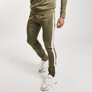 Conjunto Deportivo Sublimado a Rayas para Hombre, Corte Ajustado - Product Image 4