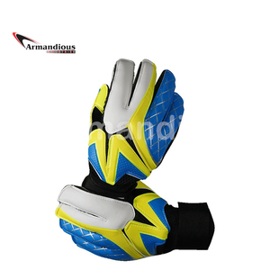 Guantes de fútbol de calidad excepcional, látex alemán duradero y cuero transpirable con empuñaduras de valor inmejorable - Product Image 2