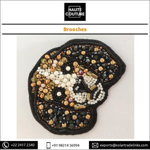 เข็มกลัดผู้หญิงลายสุนัขทำมือปักด้วยมือทำจากหนังนิ่มด้านหลังดีไซน์ตามสั่ง - Product Image 4