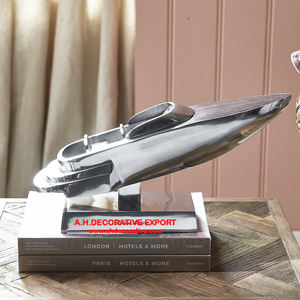 Sculpture de bateau en métal Ocean Cruiser, sculpture abstraite unique en aluminium, faite à la main, sur mesure, sculpture moderne, décoration d'intérieur - Product Image 3