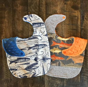 Baberos de pañuelo de algodón orgánico 100%, babero de estilo moderno para bebés/niños pequeños con patrón impreso, suministro a granel, producto OEM para niños y niñas - Product Image 1