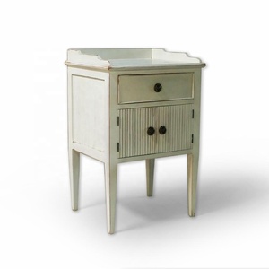 欧洲设计古斯塔维亚实木边桌，带<span class=keywords><strong>2</strong></span>门仿古卧室或客厅家庭家具，适用于公寓 - Product Image 2