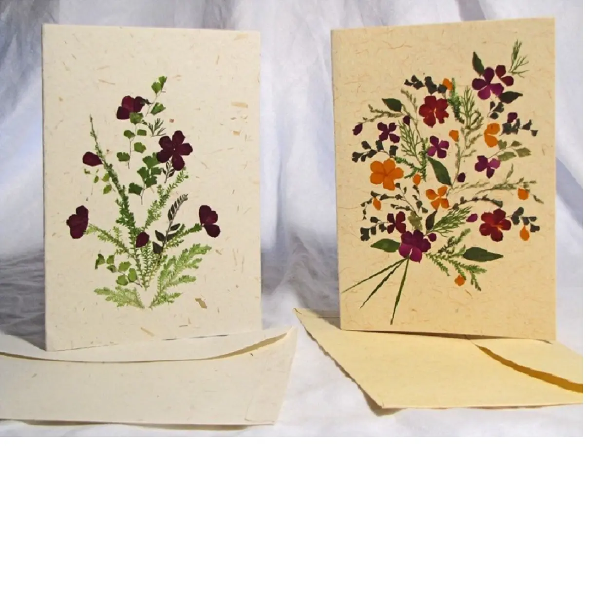 Tarjeta de felicitación de flores secas, hecha a mano