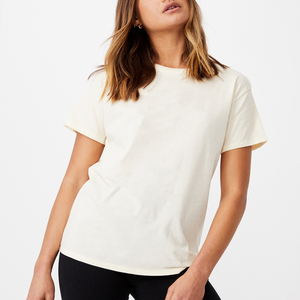 เสื้อยืดคอกลมและคอวีแขนสั้นสีดำสำหรับผู้หญิง ผ้าฝ้าย 100% ทรงเข้ารูป สีพื้น ขายส่ง OEM - Product Image 6