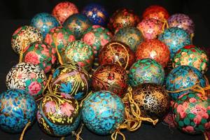 Buatan Tangan dan Tangan Dicat Bubur Kertas Bola untuk Natal Dekorasi Gantungan Pernak-pernik Natal dari Kashmir India - Product Image 3