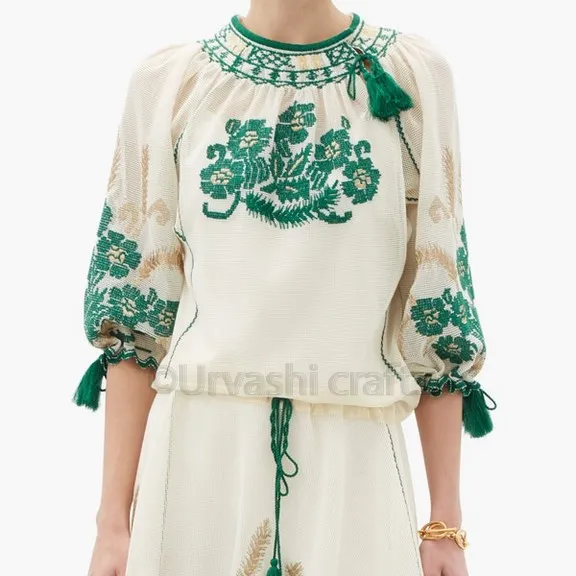 ロマンチックな伝統的な民俗グリーンとベージュの花柄刺繍ドレス巾着ウエストライン女性ロングマキシドレス