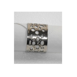 Nickel Plaqué De Mariage Décoratif En Métal Serviette Anneau Antique Charme Patrimoine Intemporel Rustique Élégance Opulent Antique - Product Image 1