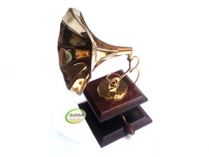 Gramophone Antique, joli produit fait à la main, de styliste, meilleur cadeau, nouvelle collection 2022 - Product Image 2