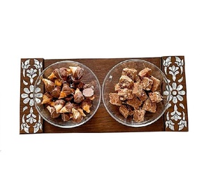 Vente d'usine Cadeau Ramadan Eid Plateau de service pour desserts en bois d'acacia brun avec incrustation de nacre 3D Chocolat Artisanat de qualité 35x35CM - Product Image 5