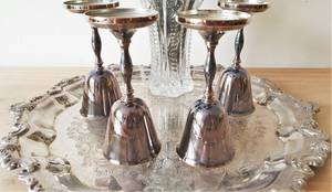 Forniture per chiesa di calice incisa in ottone nero e dorato - Product Image 3