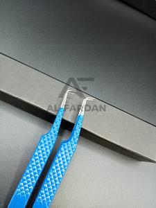 Pince à cils personnalisée en acier inoxydable durable à angle de 90 degrés, style couronne avec prise en diamant bleu, fibre pointue à volume unique - Product Image 5