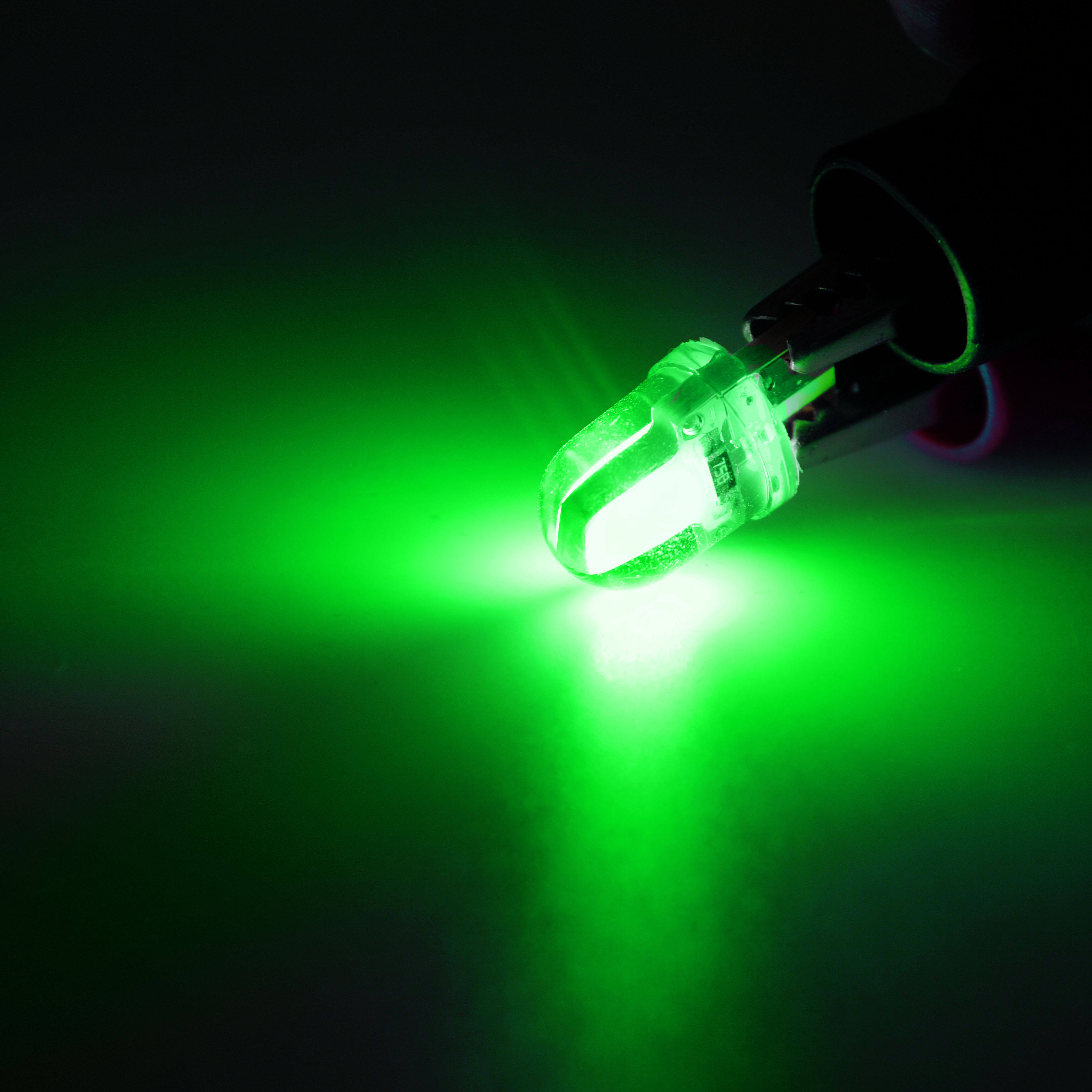 สีเขียว