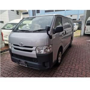 Usado Toyota Hiace Bus techo alto LHD / RHD - Product Image 1