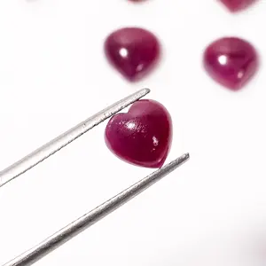 Cabochon en rubis naturel en forme de cœur, coupe en gros, pierre précieuse pour la fabrication de bijoux, pierre précieuse calibrée à facettes