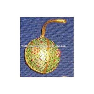 เครื่องประดับตกแต่งต้นคริสต์มาสทำมือจาก Zari Designer - Product Image 1