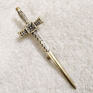 Broadsword Claymore Sword Masonic <b>Head</b> Kilt Pin HIGHLAND CLAYMORE BROADSWORD KILT PIN TT-7137 - Product Image 1