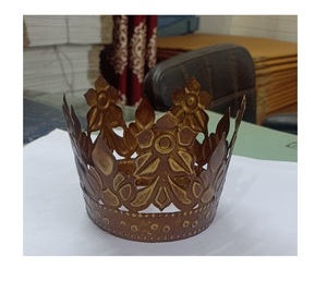 Corona de hierro para pastel - Product Image 1