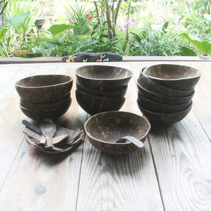 Vaisselle ronde sculptée à la main avec un design classique, durable et jetable, peinte sur mesure. - Product Image 5