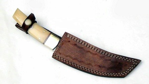 มีดอเนกประสงค์ Sizzco ทำจากเหล็กดามัสกัสปรับแต่งได้ ใบมีดหลายแบบ สำหรับล่าสัตว์ ตั้งแคมป์ พร้อมคลิปทองเหลืองทำมือและด้ามจับทำจากกระดูกอูฐ รองรับ OEM - Product Image 5