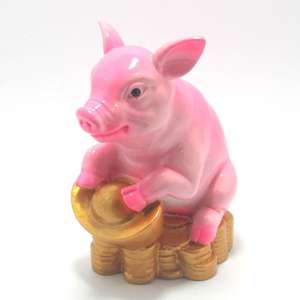 Statue de cochon assis rose 66mm de hauteur matériau en polyrésine Design artificiel élégant pour la décoration de la maison - Product Image 1