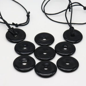 Colgante de cristal de obsidiana negra, donut, GEMA de alta calidad, hecho a mano, India, venta al por mayor - Product Image 1
