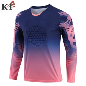 Maillot de football uni pour homme, style uniforme de sport, personnalisable, 100% polyester, anti-humidité, séchage rapide, coupe ajustée, pour dropshipping - Product Image 2