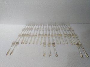 ชุดช้อนส้อมมีดสแตนเลสคุณภาพดีชุดเครื่องเงิน - Product Image 4