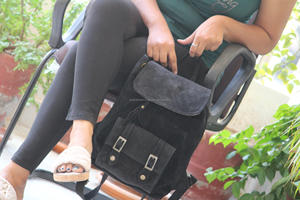 En Cuir Suédé à la main Sac À Dos Élégant Sac À Dos Unisexe - Product Image 4