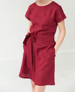 Robe pour femme en lin 100% rouge brillant, couleur bordeaux, col rond, longueur genou, formelle, unie, manches courtes, respirante, ample - Product Image 2