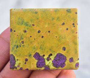 Piedra serpentina pulida en caliente con Stichtite, cabujones de piedras preciosas sueltas curativas - Product Image 1