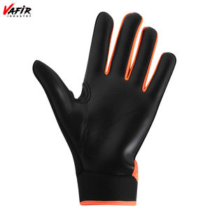 ถุงมือกีฬาคุณภาพสูง ผลิตจากยางลาเท็กซ์และหนัง สำหรับกีฬา GAA ฮারลิง และฟุตบอลเกลิก พร้อมโลโก้สีและขนาดที่ปรับแต่งได้ - Product Image 2