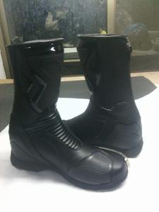 Botas de Motociclista de Cuero Pro Biker para Hombre y Unisex, Estilo Racing, Impermeables, Resistentes al Viento y al Fuego - Product Image 4
