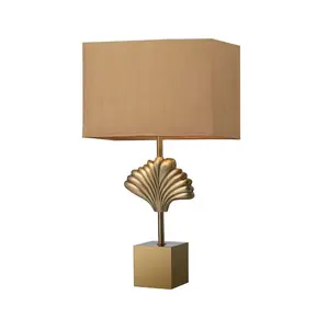 Настольная лампа ручной работы с деревянной основой и матовым тоном