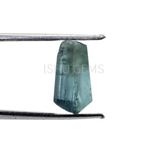 Turmalina Verde Natural de 14x7mm, Forma Libre, en Bruto, 3.80 Quilates, Gema Suelta - Product Image 1