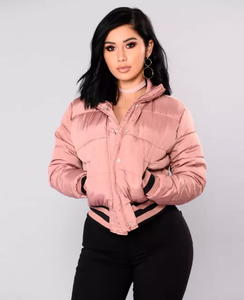 2021รูปแบบใหม่ฤดูหนาวน้ำหนักเบาพิมพ์โลโก้ที่อบอุ่นที่กำหนดเองลงปักเป้าแจ็คเก็ตสำหรับผู้หญิง - Product Image 2