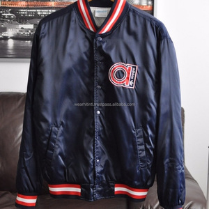Streetwear personnalisé, blouson d'aviateur en satin imprimé par sublimation, blouson de baseball matelassé brodé en satin de soie fraternité Letterman - Product Image 1