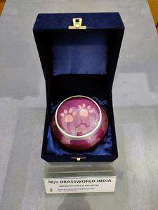 Brassworld India's Pet Odyssey Urn Suministros funerarios de metal de estilo americano para adultos El mejor precio en India - Product Image 2